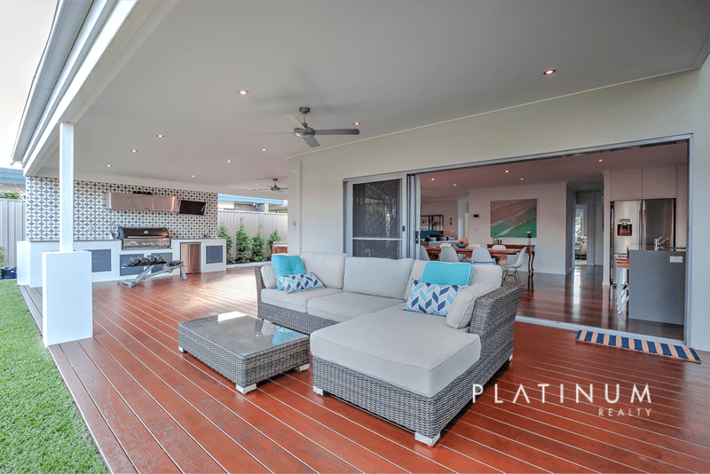 3 FRASCATI STREET, MERMAID WATERS, QLD 4218