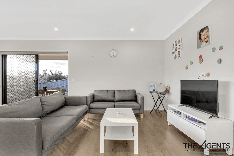 22 Dutch Avenue, Manor Lakes, VIC 3024