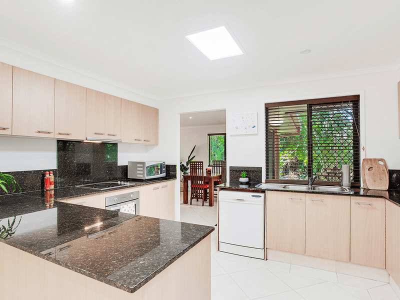 4/6 Whitehead Drive, Burleigh Waters, QLD 4220