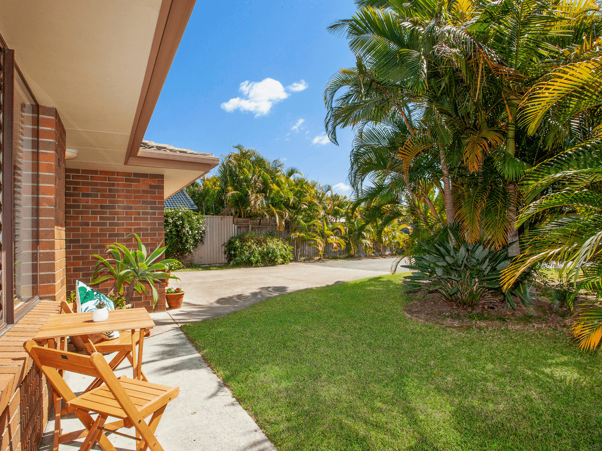 4/6 Whitehead Drive, Burleigh Waters, QLD 4220