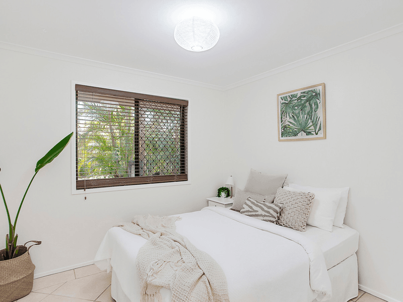 4/6 Whitehead Drive, Burleigh Waters, QLD 4220