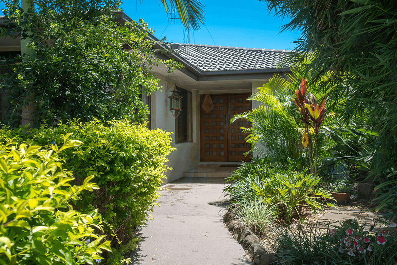 10 Craig Avenue, Carrara, QLD 4211