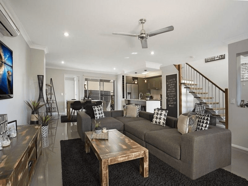 24 Lillie Street, Burleigh Waters, QLD 4220