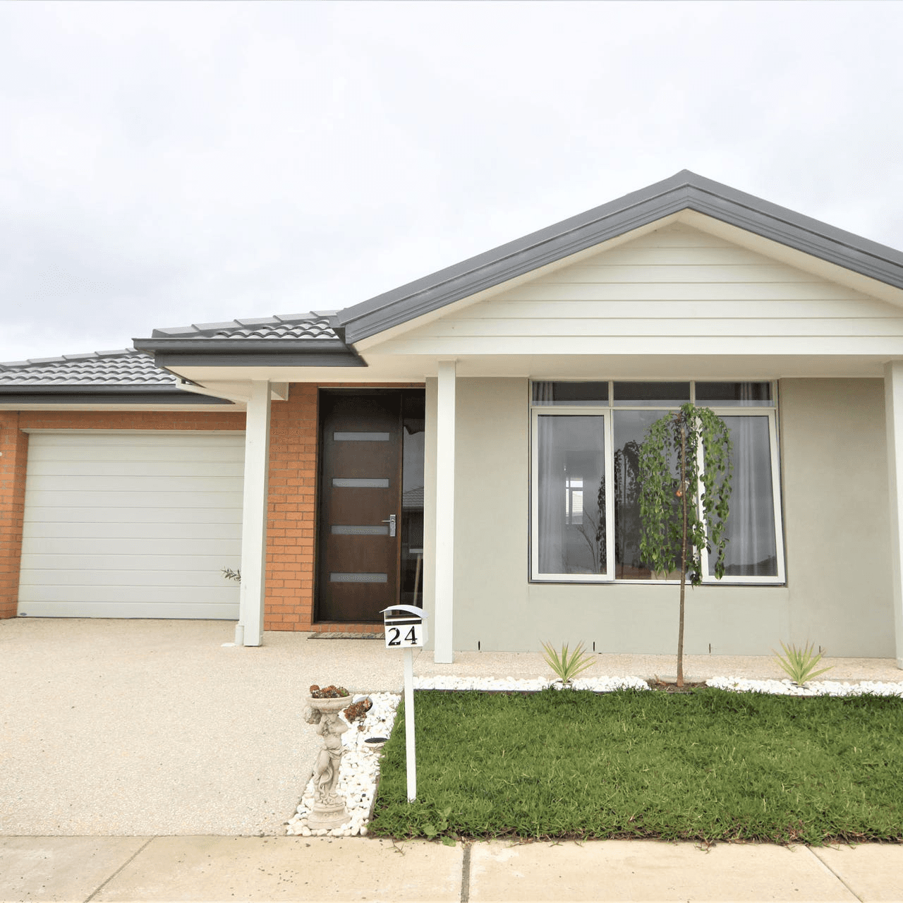 24 Arnold Circuit, CHARLEMONT, VIC 3217