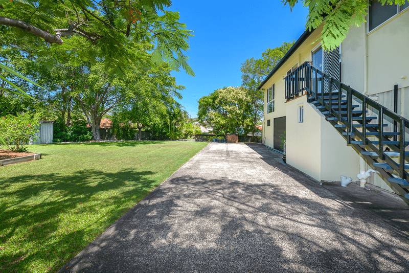 9 Chablis Court, MOLENDINAR, QLD 4214