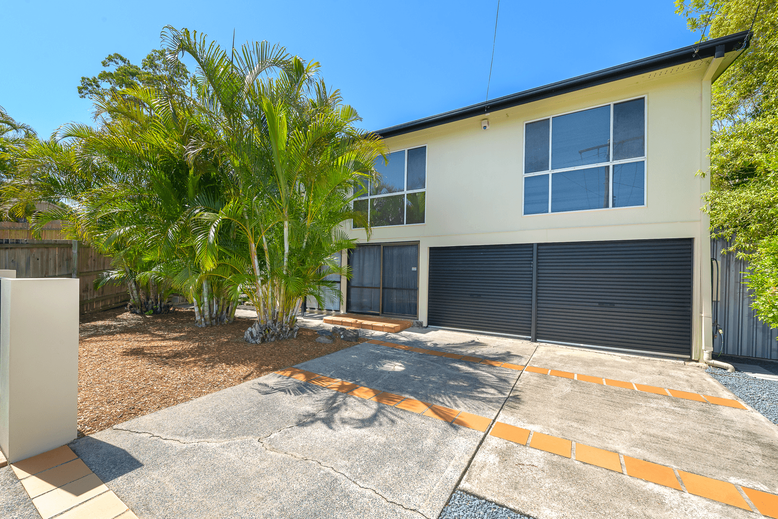 9 Chablis Court, MOLENDINAR, QLD 4214