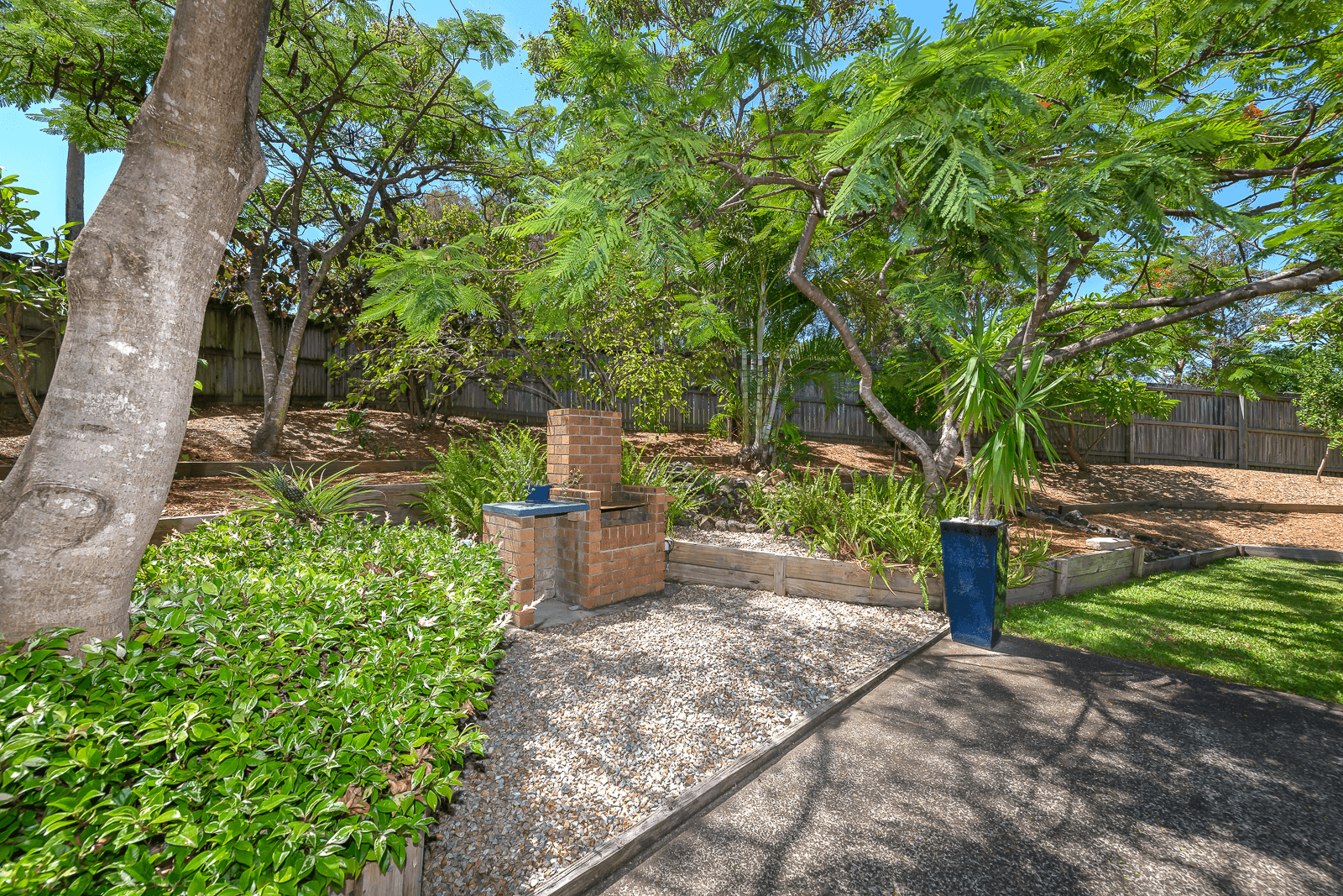 9 Chablis Court, MOLENDINAR, QLD 4214