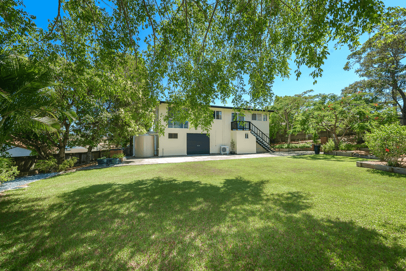 9 Chablis Court, MOLENDINAR, QLD 4214