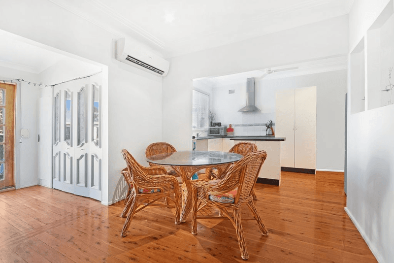 172 Trafalgar Avenue, Umina Beach, NSW 2257