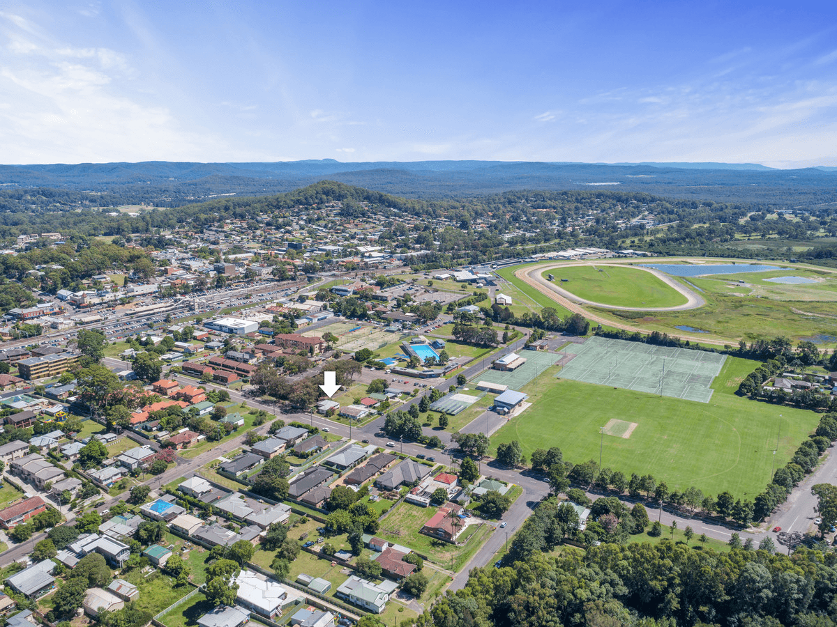 18 Warner Avenue, Wyong, NSW 2259