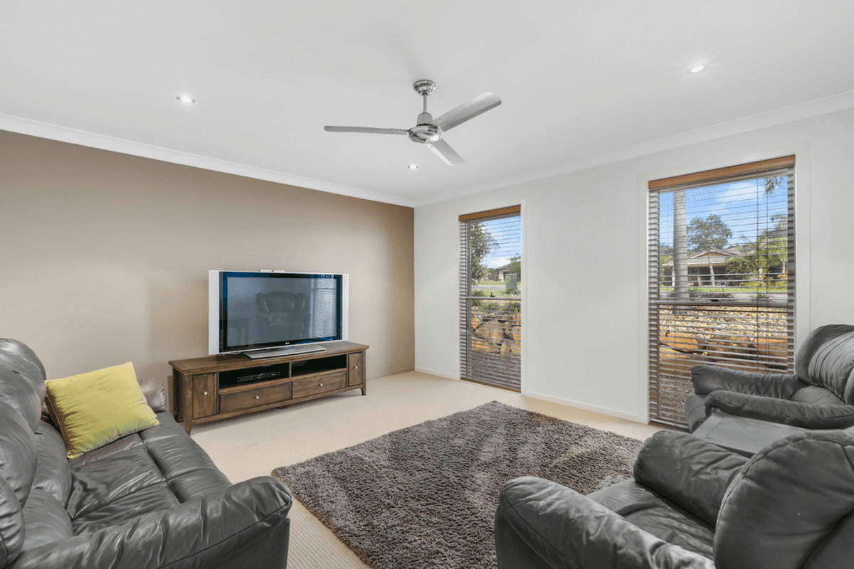 104 Wunburra Circle, Pacific Pines, QLD 4211