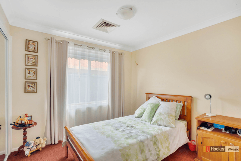 20 Cherry Blossom Crescent, Hamlyn Terrace, NSW 2259