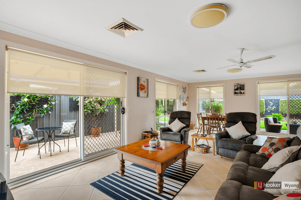 20 Cherry Blossom Crescent, Hamlyn Terrace, NSW 2259