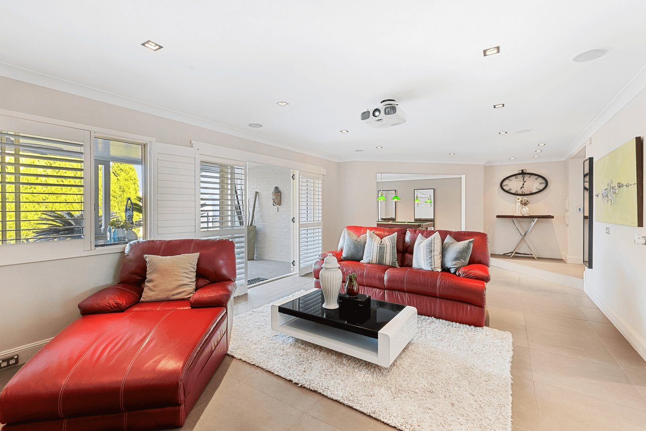 12 Anzac Avenue, DENISTONE, NSW 2114