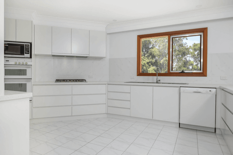 42 Peninsula Drive, Batemans Bay, NSW 2536