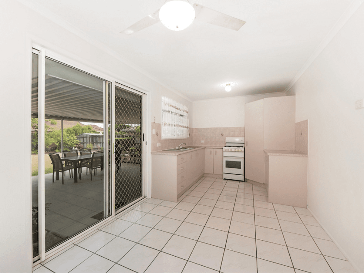 17 Pioneer Drive, Raceview, QLD 4305