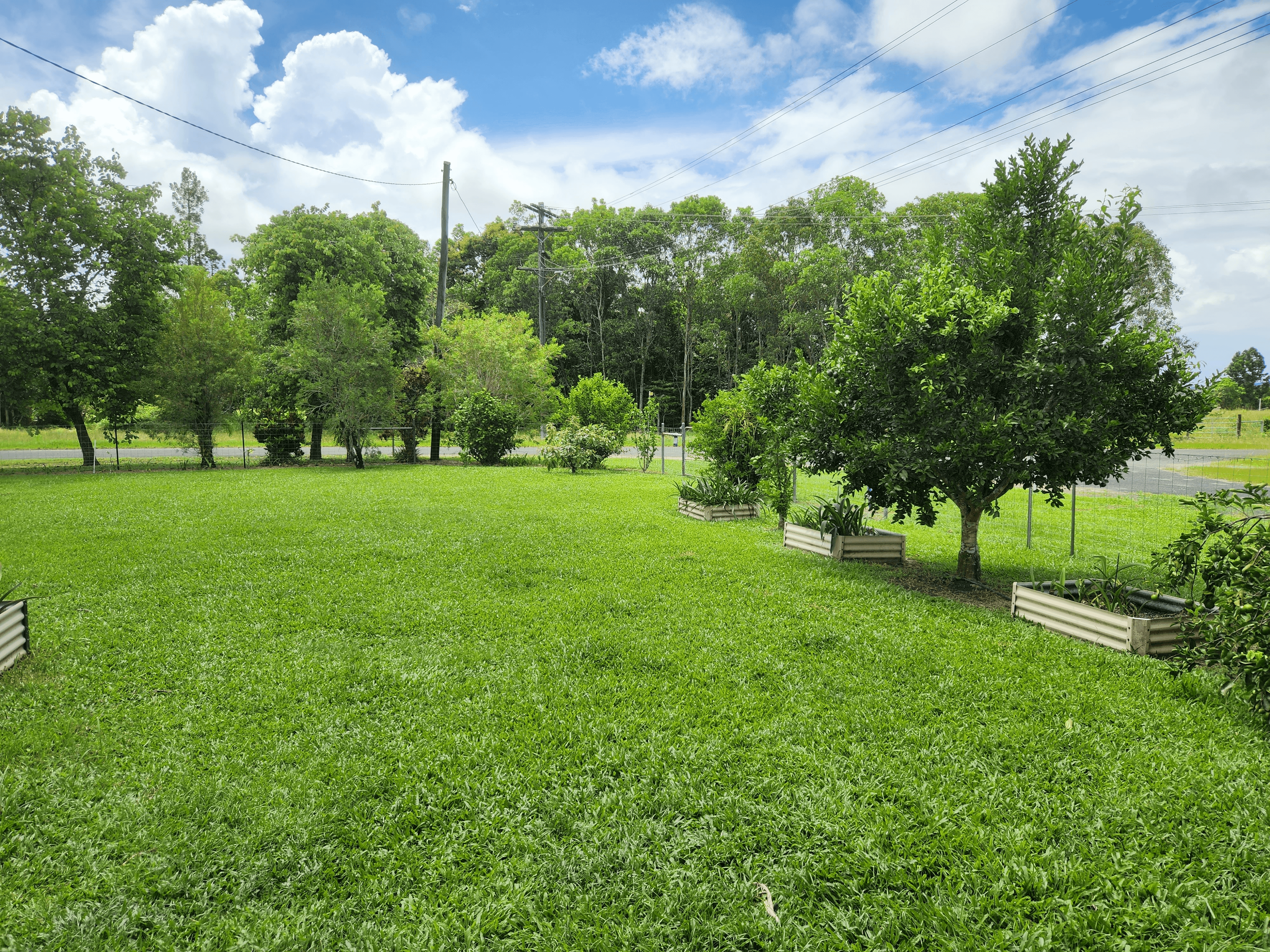 8 Cassar Rd, Silkwood, QLD 4856
