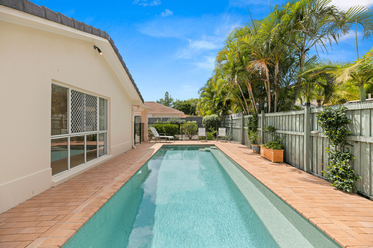 199 Dunlin Drive, BURLEIGH WATERS, QLD 4220