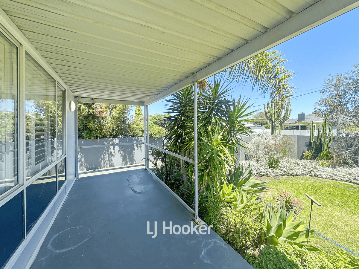 13 Moolyeen Road, Carey Park, WA 6230