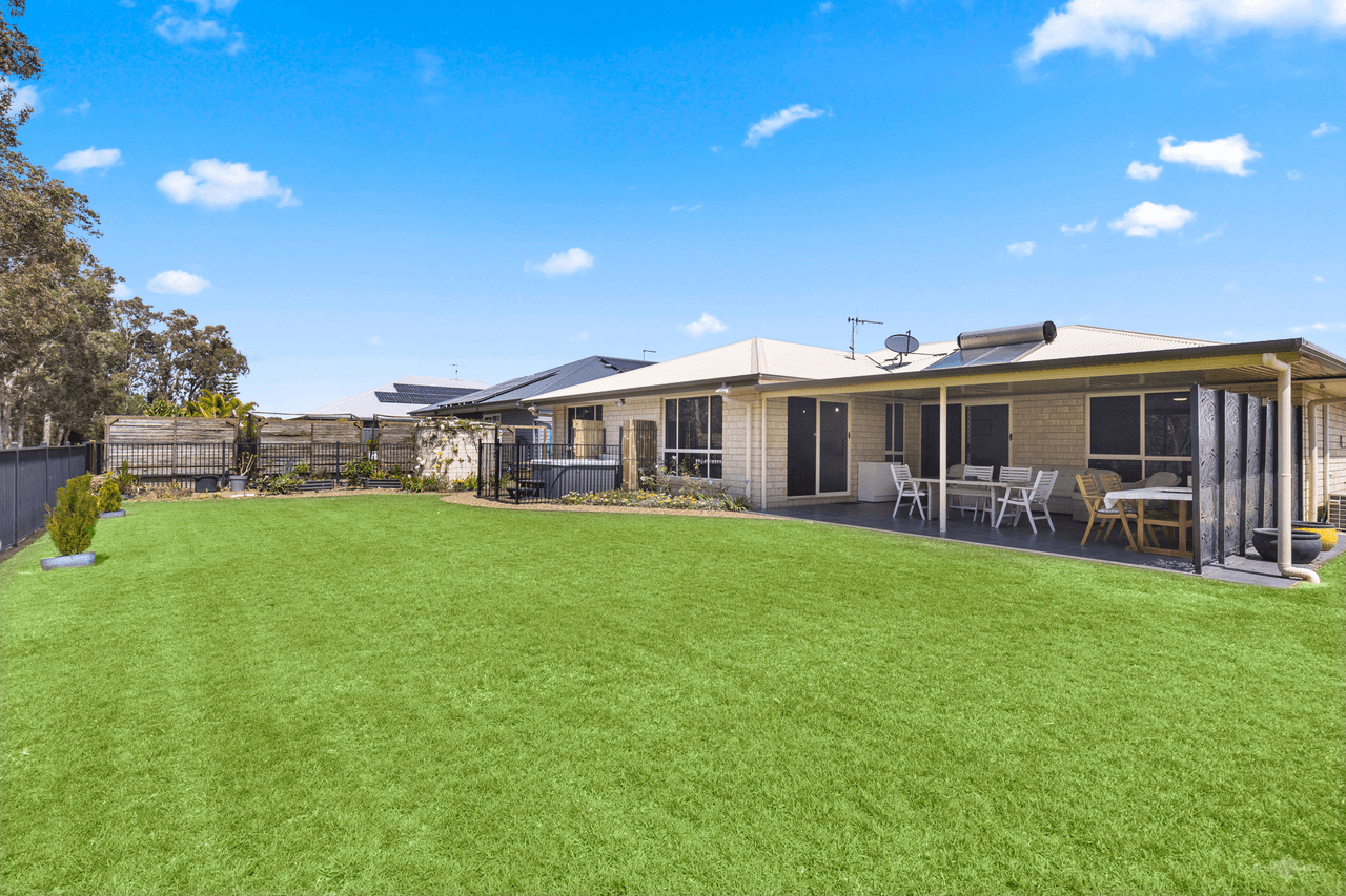 19 Sirenia Drive, BURRUM HEADS, QLD 4659