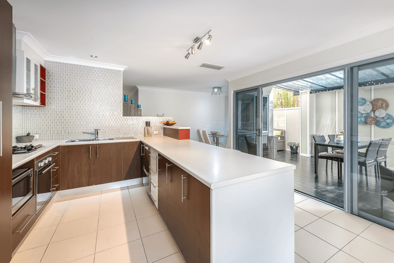 1/7 Sandy Court, SOUTHPORT, QLD 4215