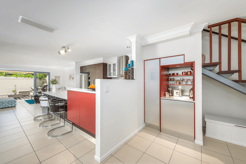 1/7 Sandy Court, SOUTHPORT, QLD 4215