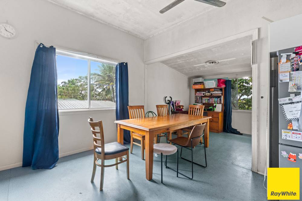 8 Feldt Street, FLYING FISH POINT, QLD 4860