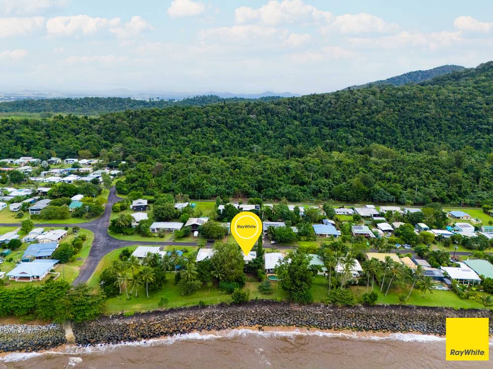 8 Feldt Street, FLYING FISH POINT, QLD 4860