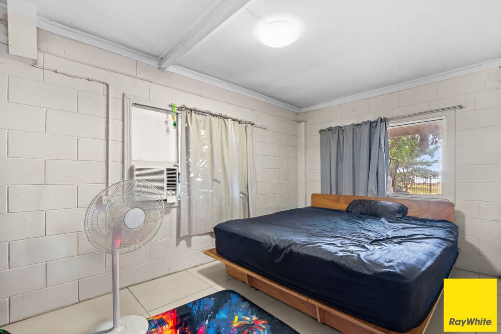 8 Feldt Street, FLYING FISH POINT, QLD 4860