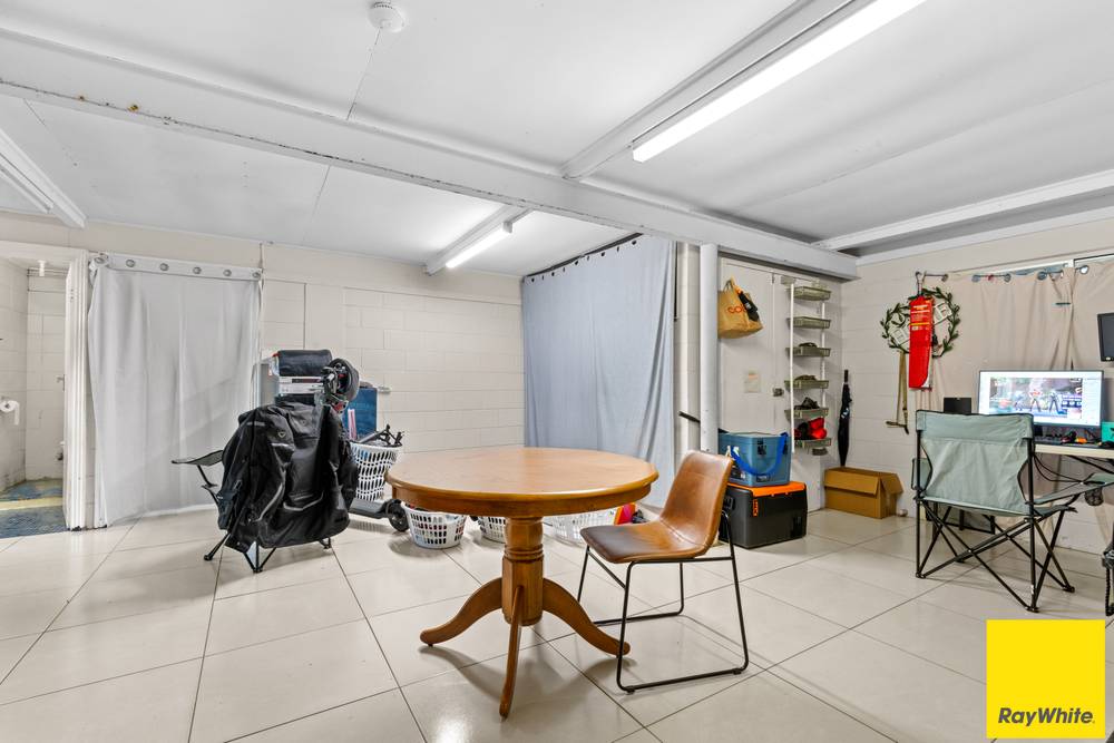 8 Feldt Street, FLYING FISH POINT, QLD 4860