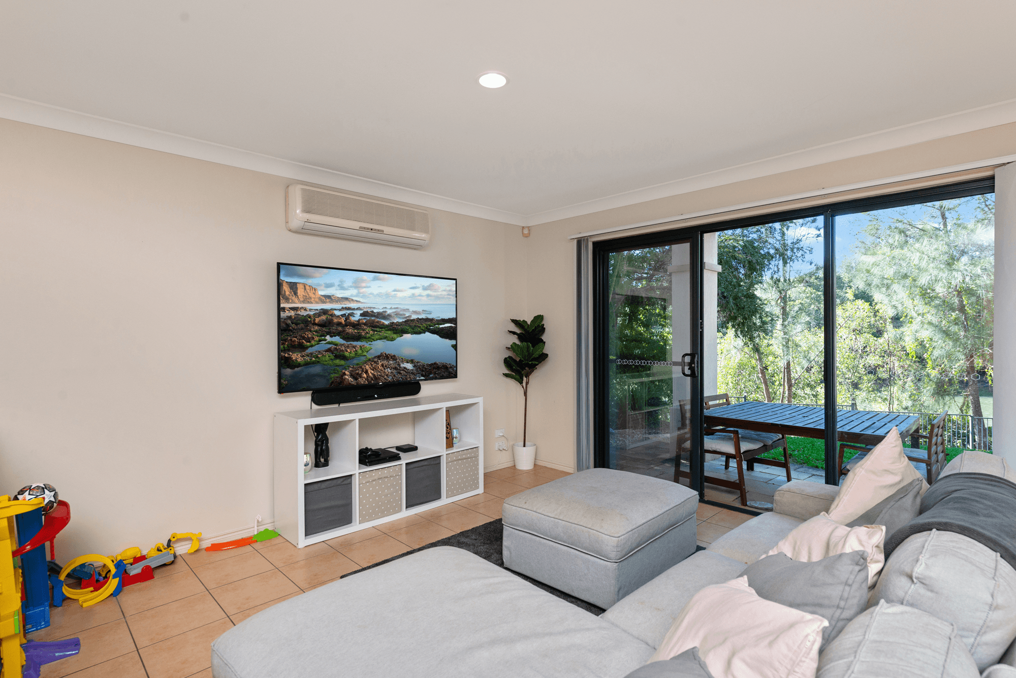 1/6 Monterey Keys Drive, HELENSVALE, QLD 4212