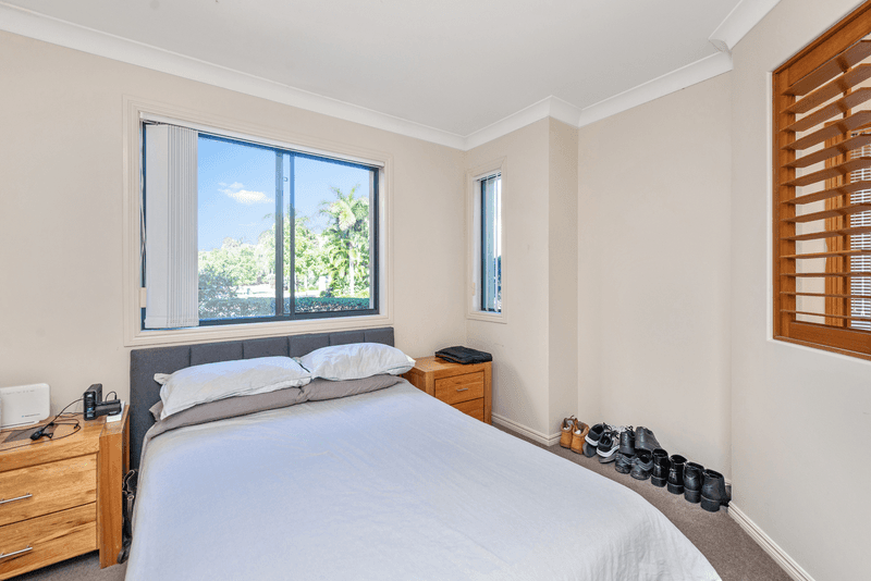 1/6 Monterey Keys Drive, HELENSVALE, QLD 4212