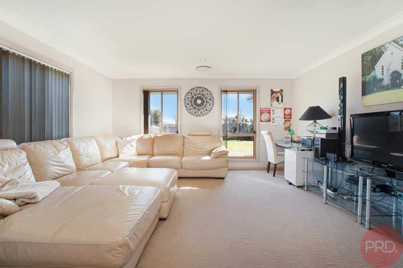 1 Scenic Drive, GILLIESTON HEIGHTS, NSW 2321