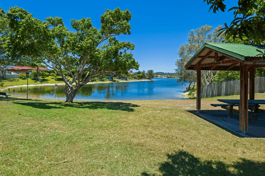 33/9-15 Harrier Drive, BURLEIGH WATERS, QLD 4220