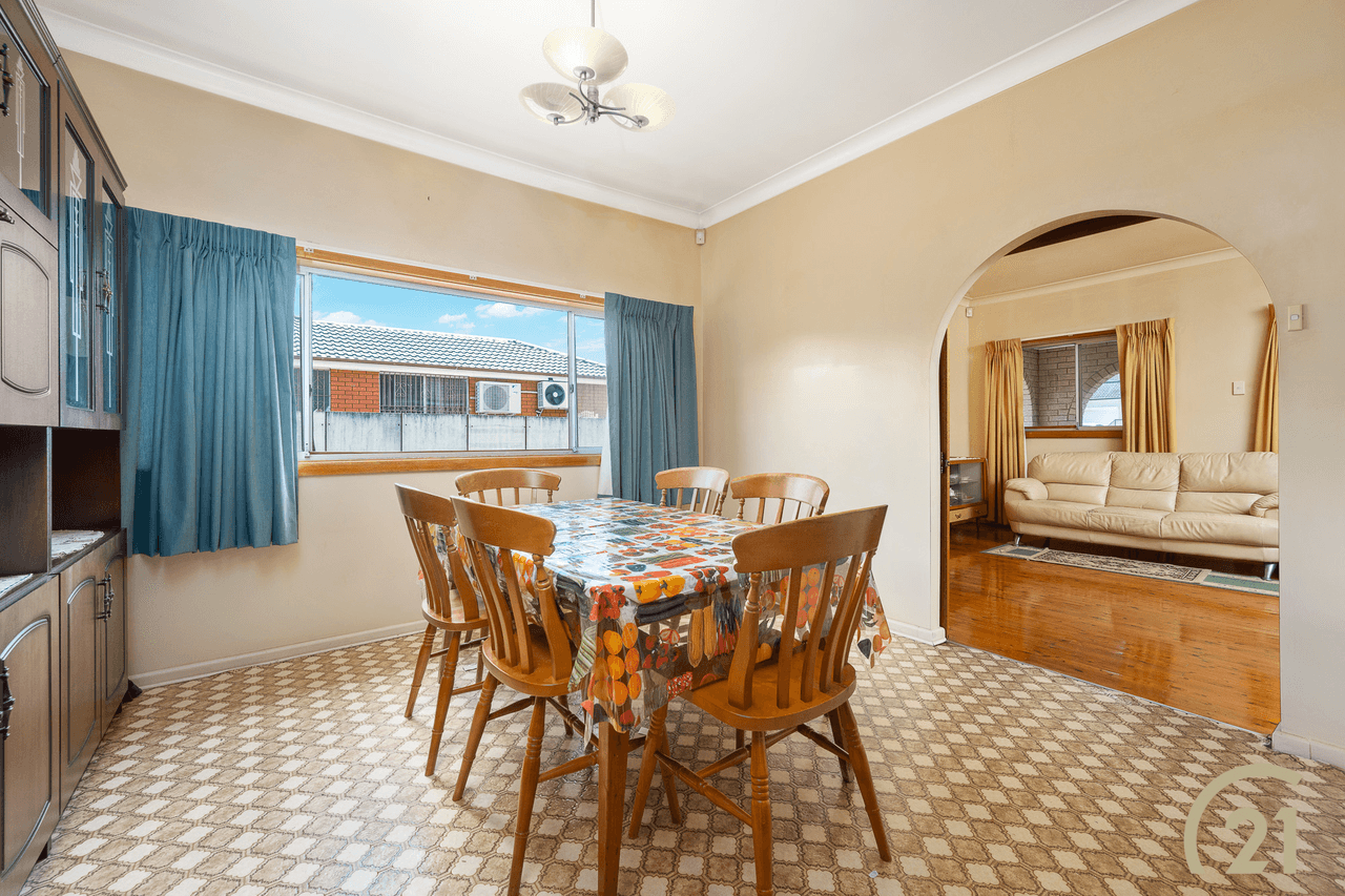 11a The Grove, Fairfield, NSW 2165
