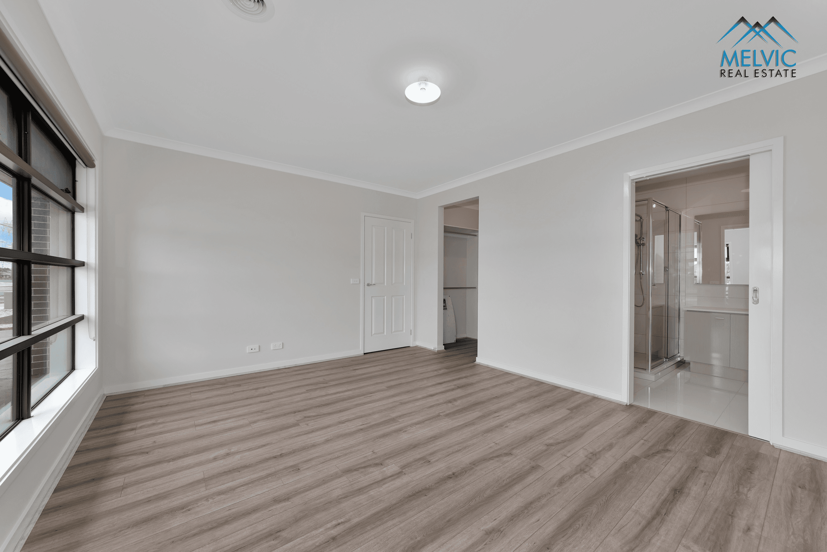 10 Leafy Circuit, CRANBOURNE EAST, VIC 3977