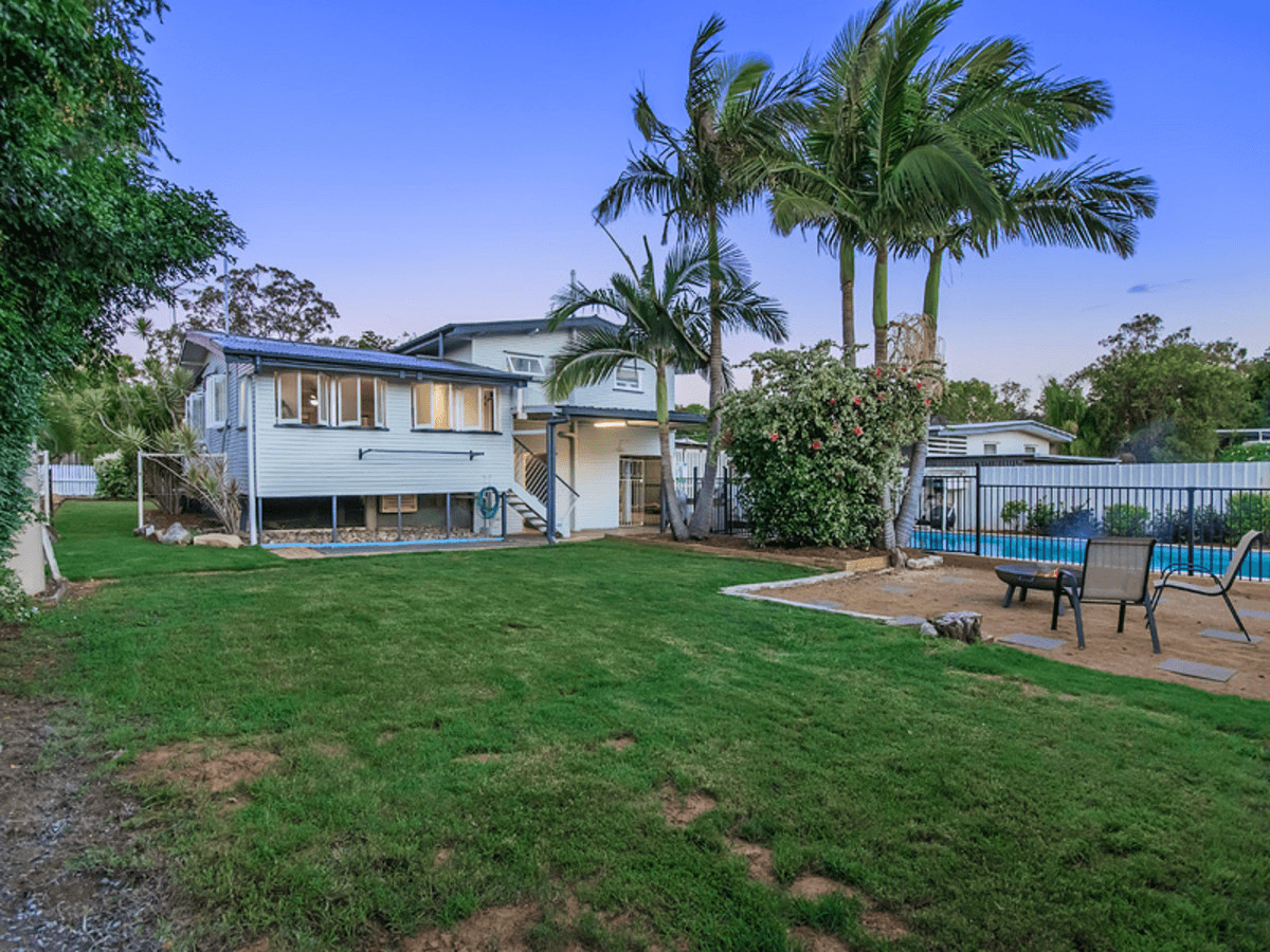 11 Cross Street, Raceview, QLD 4305