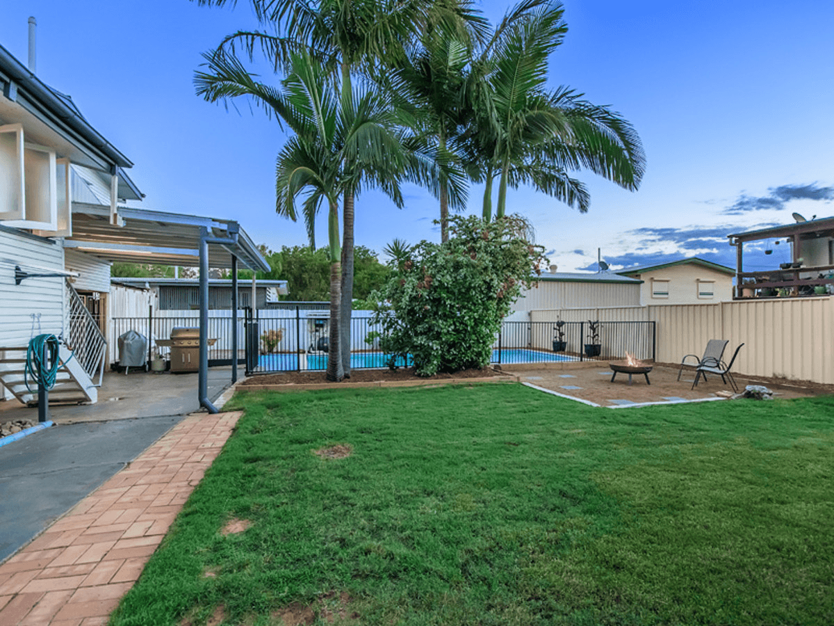 11 Cross Street, Raceview, QLD 4305