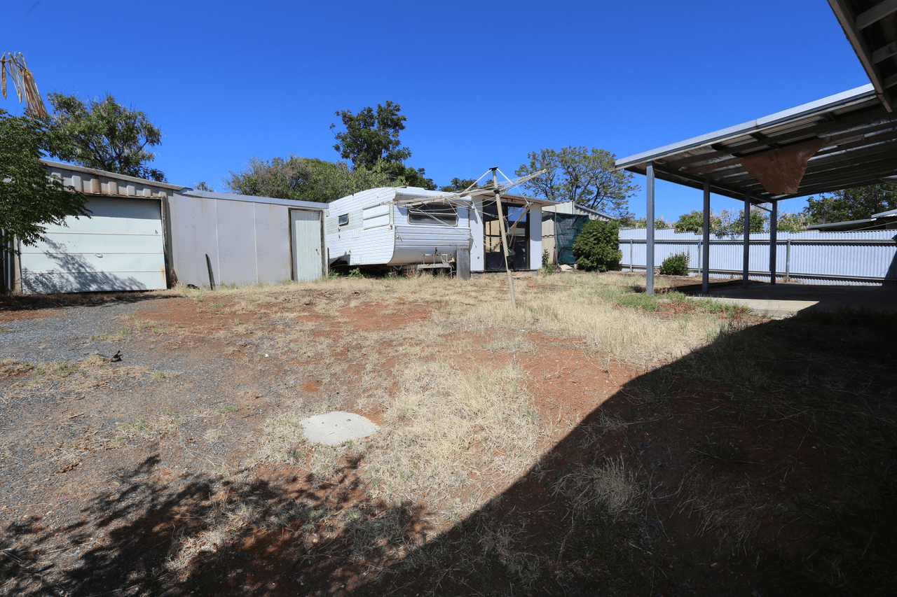 24 New Clayton St, KAMBALDA EAST, WA 6442