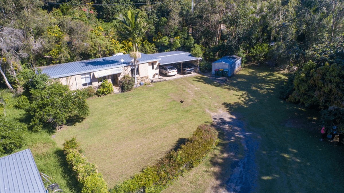 4 Blacksmiths Lane, Uki, NSW 2484