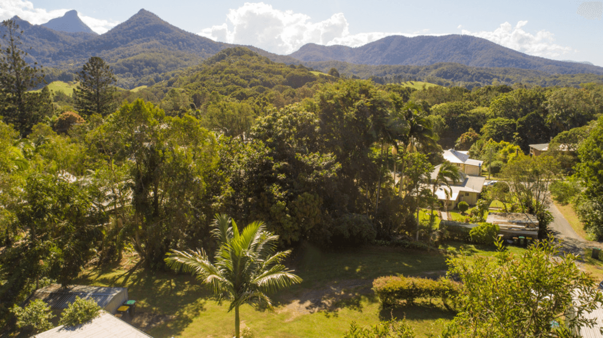 4 Blacksmiths Lane, Uki, NSW 2484