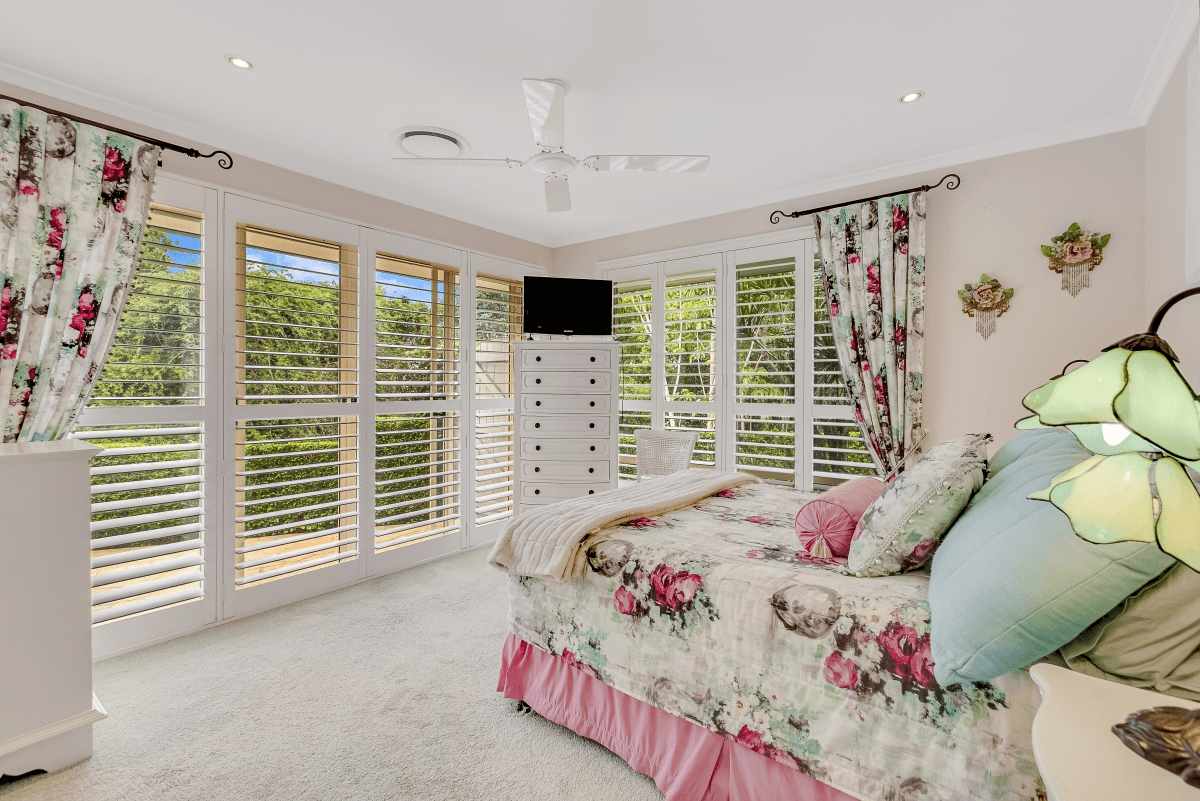 11 Champagne Drive, TWEED HEADS SOUTH, NSW 2486