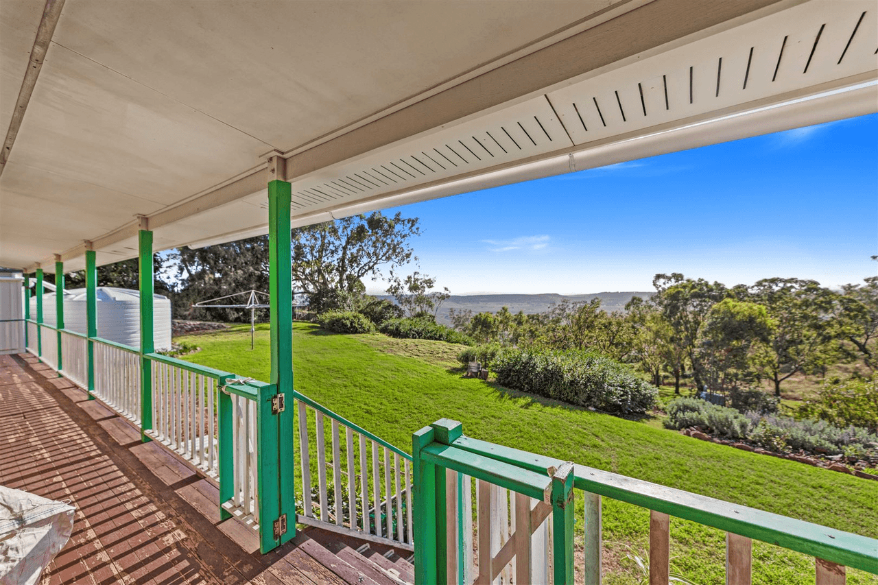 21 Rowland Court, GOWRIE MOUNTAIN, QLD 4350