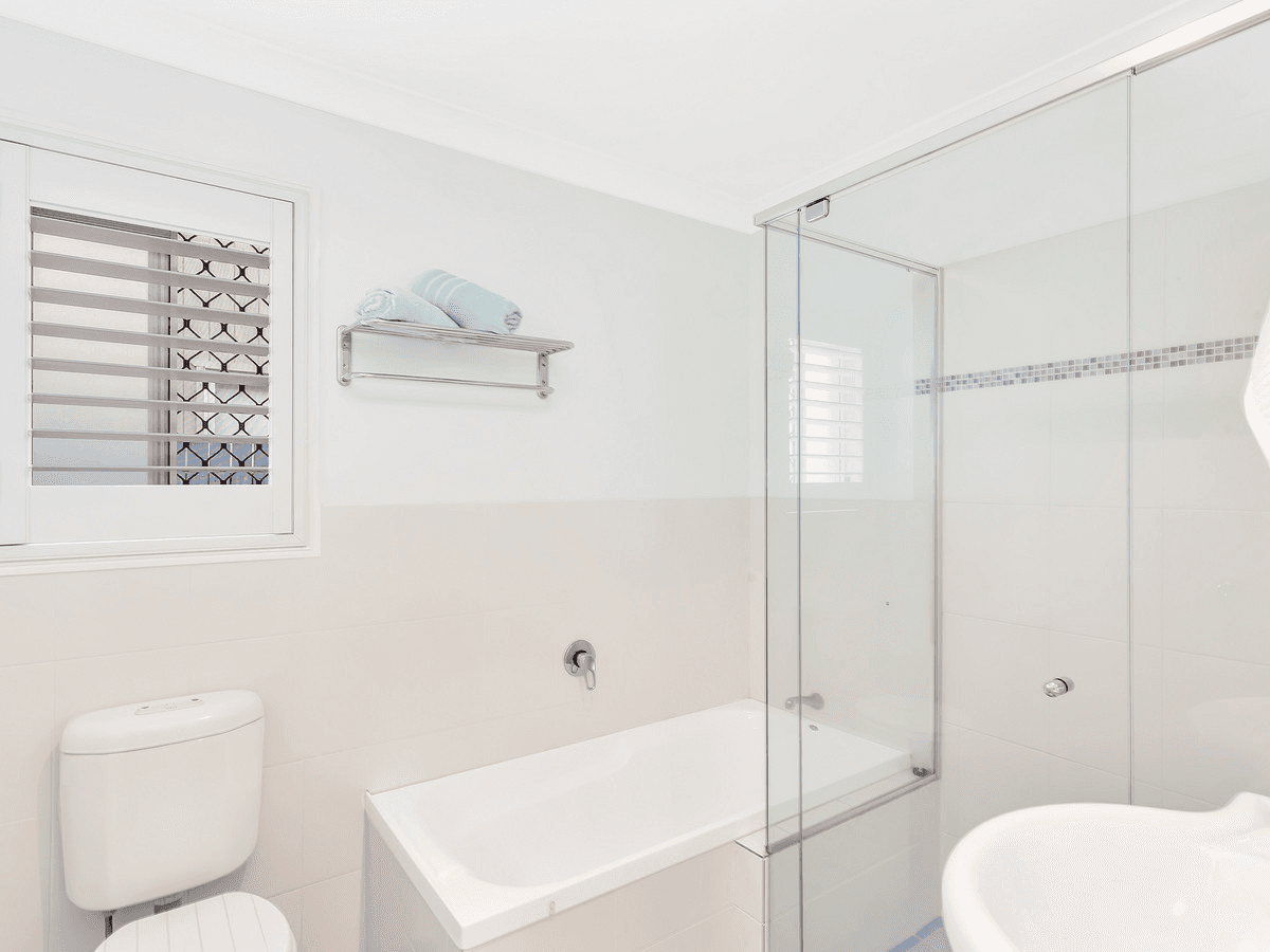 152 Nobby Parade, Miami, QLD 4220