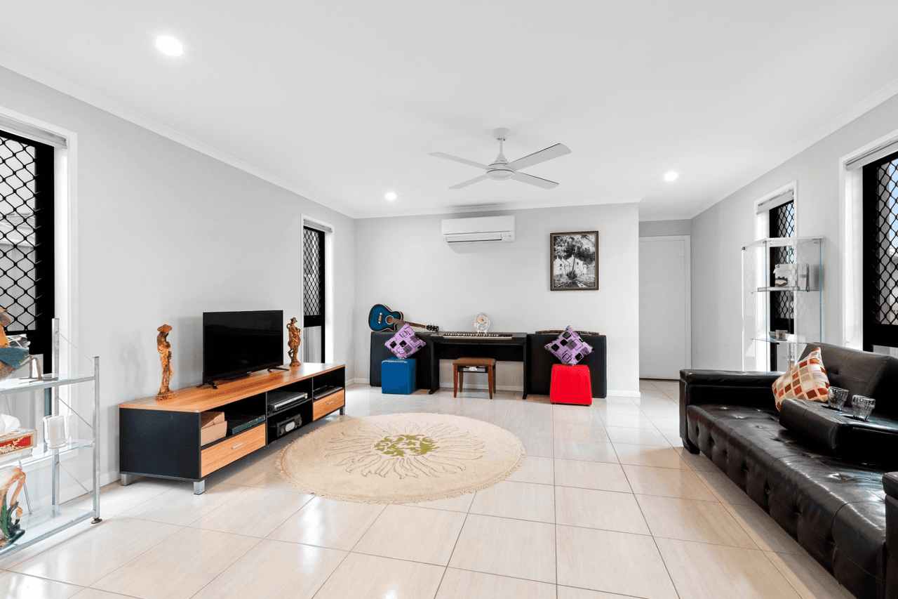 46 Macintyre Crescent, PELICAN WATERS, QLD 4551