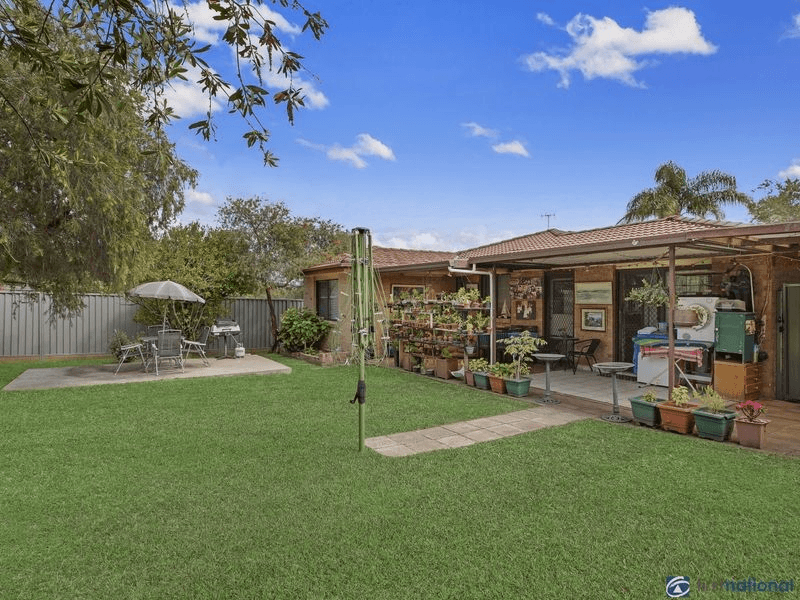 8 Jonquil Close, BATEAU BAY, NSW 2261