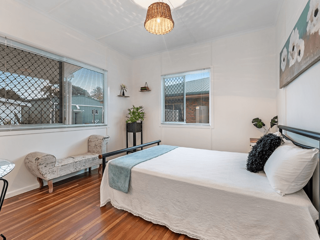 18 Yacht St, Clontarf, QLD 4019