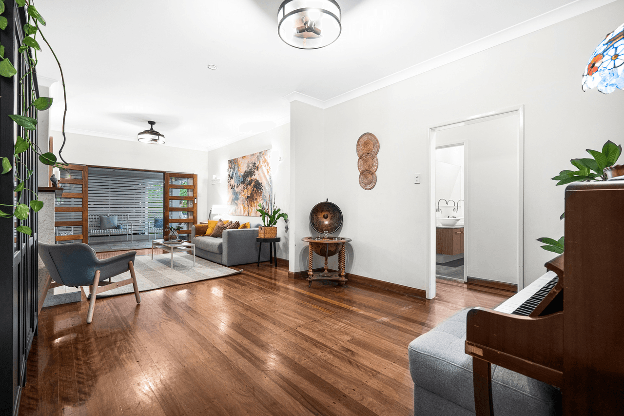 25 Wolsey Parade, Wynnum, QLD 4178