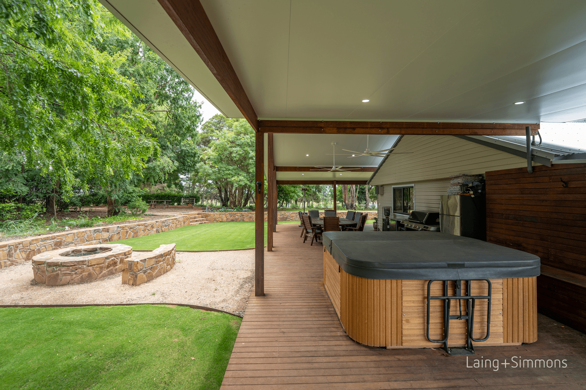 50 Holloways Lane, Armidale, NSW 2350