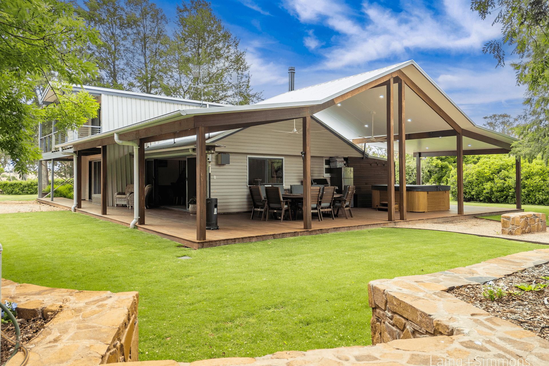 50 Holloways Lane, Armidale, NSW 2350